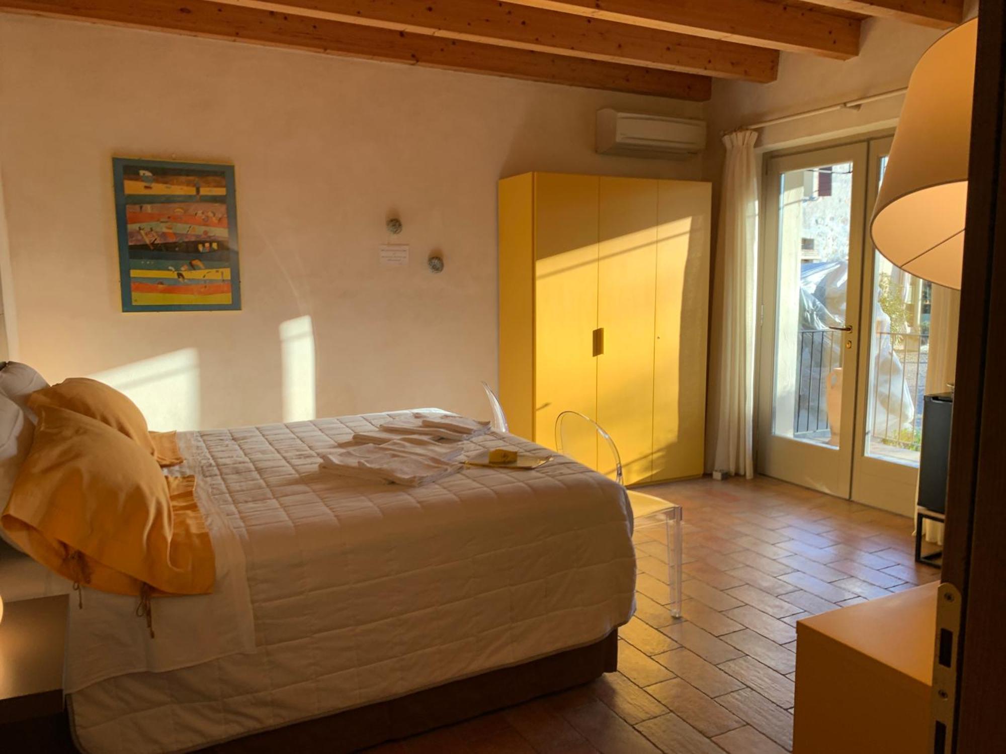 מונזמבנו L'Isolo B&B E Case Vacanza מראה חיצוני תמונה
